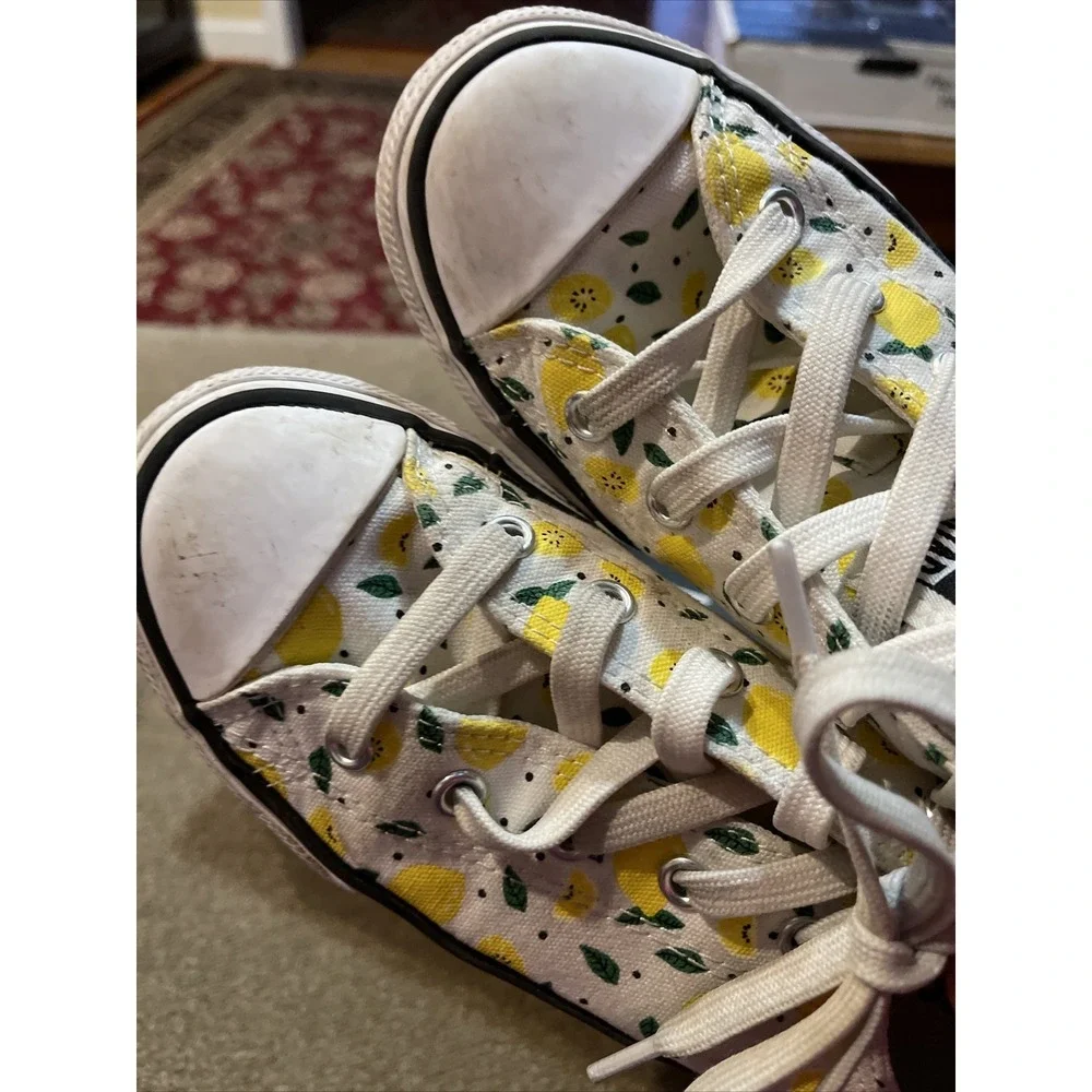 Converse Juniors Chuck Taylor All Star Ox LEMON Size 1 White Lemon Print (AH)